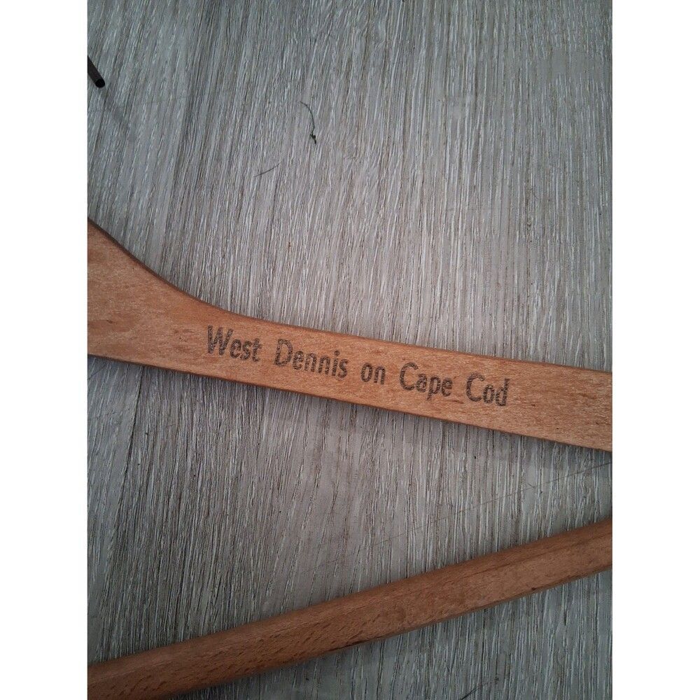 Vintage Lighthouse Inn West Dennis on Cape Cod Clothing Hanger Wood & Metal - Picture 4 of 5